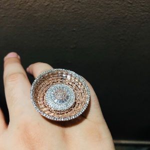 Dish shaped cocktail ring adjustable